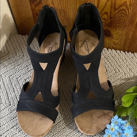 St. John's Bay Shoes - ( NEW ) ST.JOHN’S BAY Black Sandals